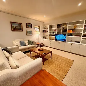 3-bdrm-2-bthrm-house-close-to-canberra-cbd-anu.hotels-canberra.com/